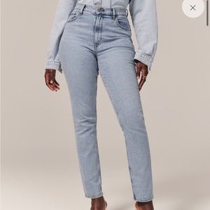 Curve Love Ultra High Rise 90s Slim Straight Jean (Size 30 Long)